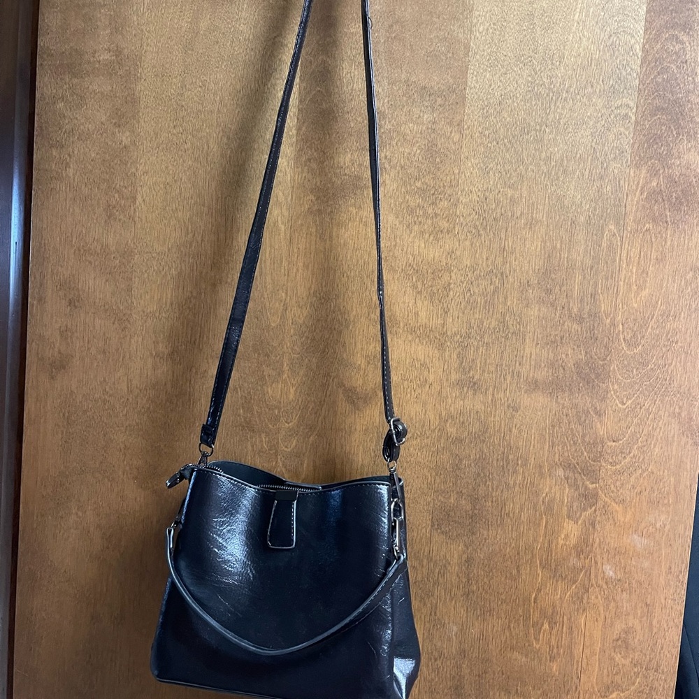 Elegant Black Leather Shoulder Bag